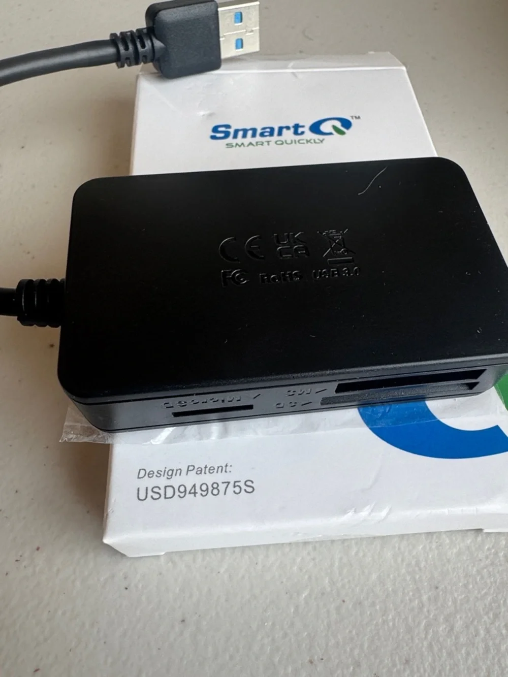 SmartQ Portable USB Card Reader - Black and White